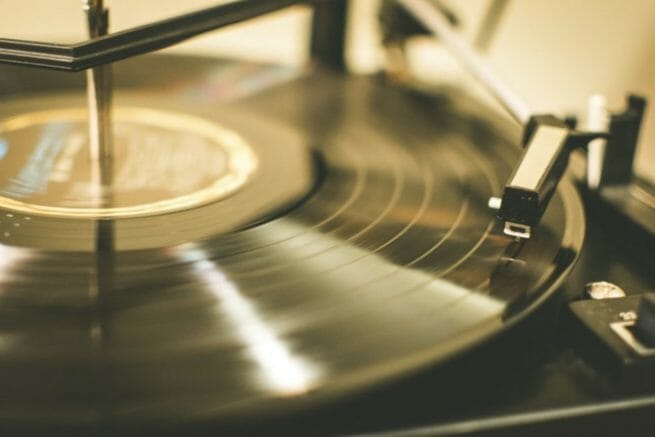 for-audiophiles-how-50hz-versus-60hz-affects-your-turntable